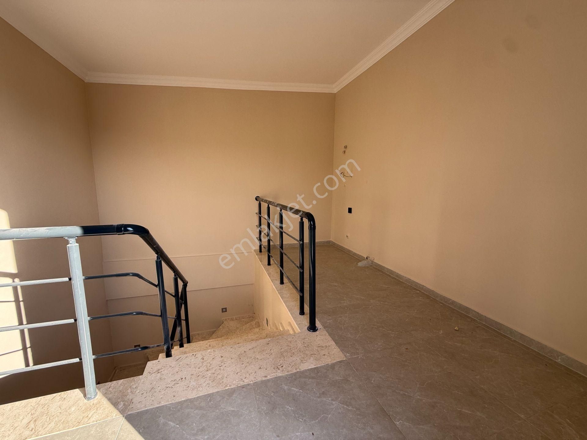 Seferihisar Doğanbey'de Satılık 3+1 Sıfır Bahçeli Dublex Villa - Görsel 27