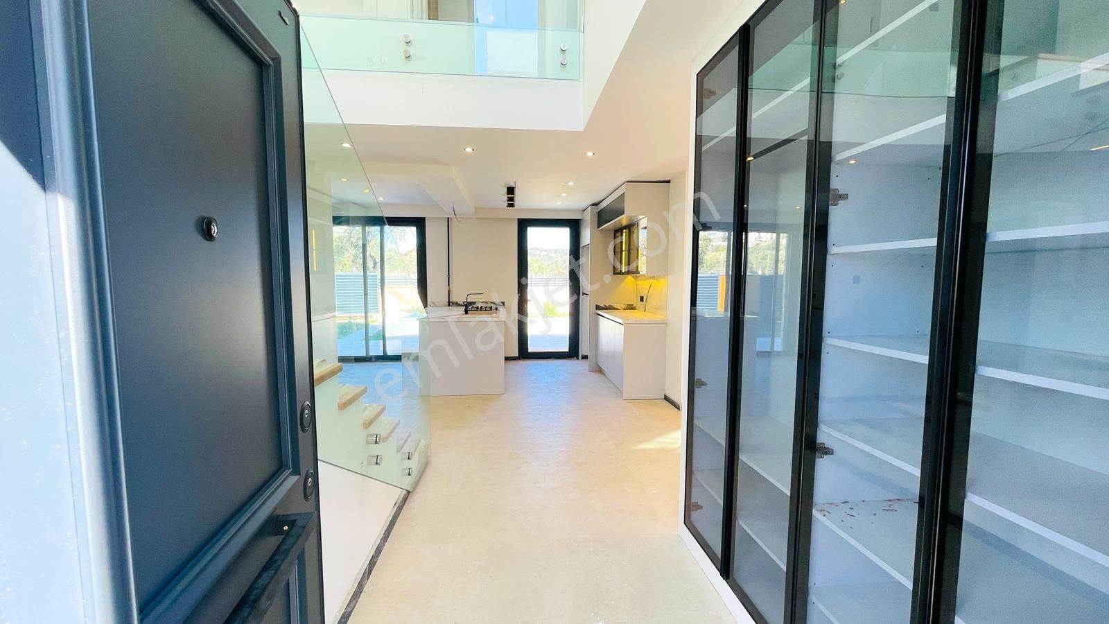 Böylesi Zor Bulunur | Yavansuda 572 M² Arsa, Özel Havuzlu Villa - Görsel 7