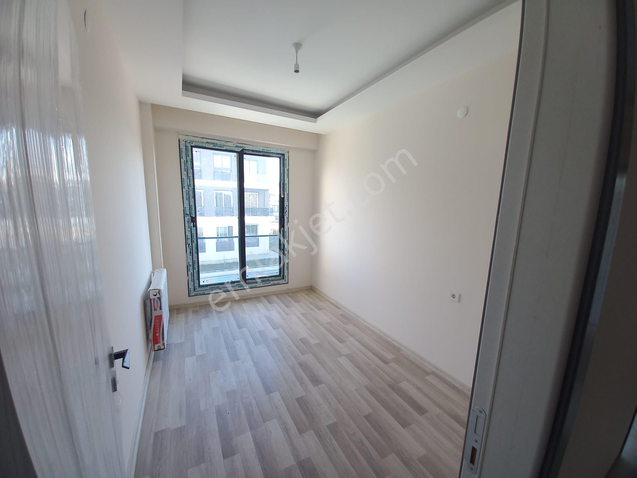 Turpa Lotustan Bahçelievler Florya Sitesinde Satılık Fırsat Daireler - Görsel 11