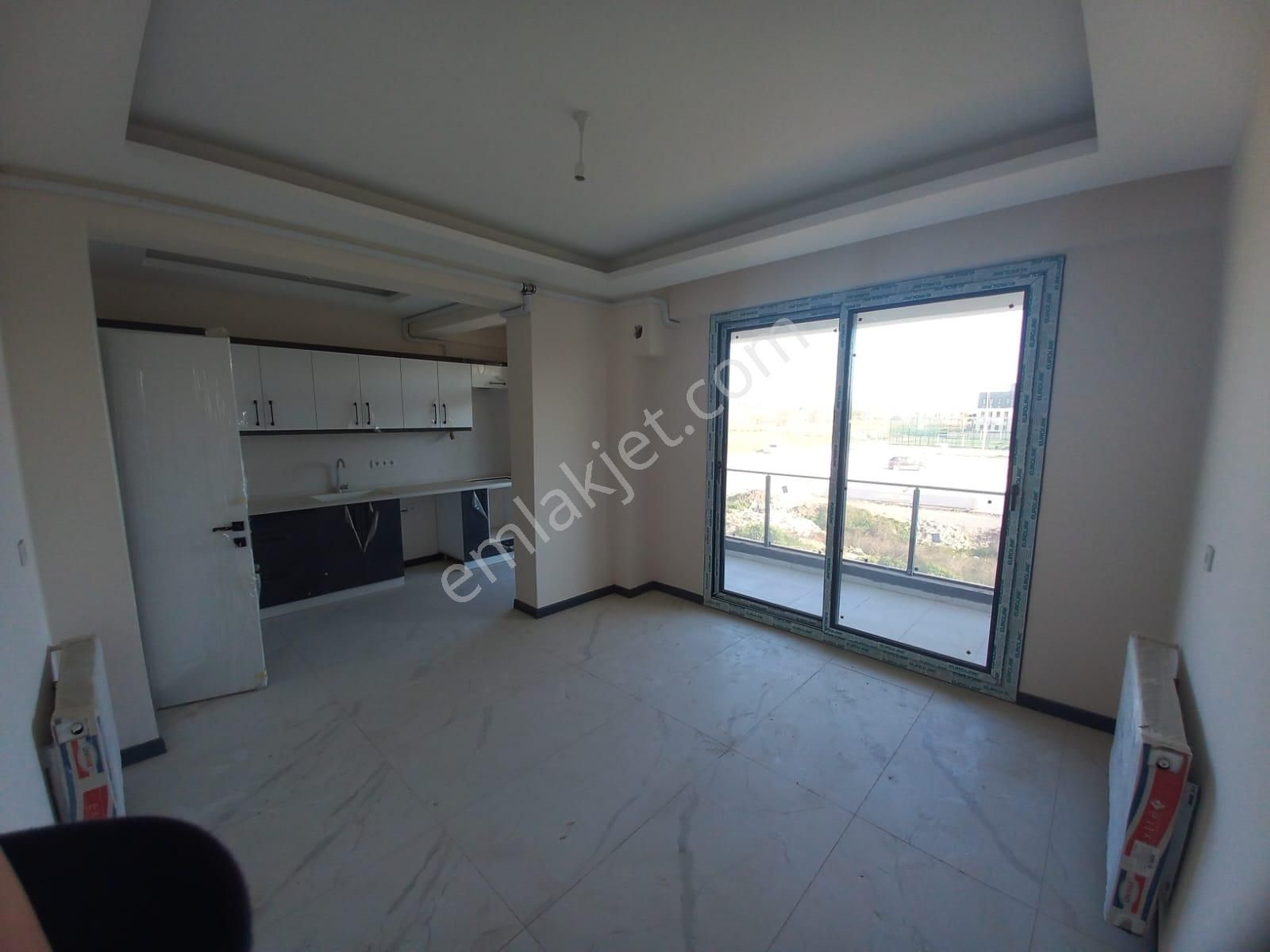 Turpa Lotustan Bahçelievler Florya Sitesinde Satılık Fırsat Daireler - Görsel 3