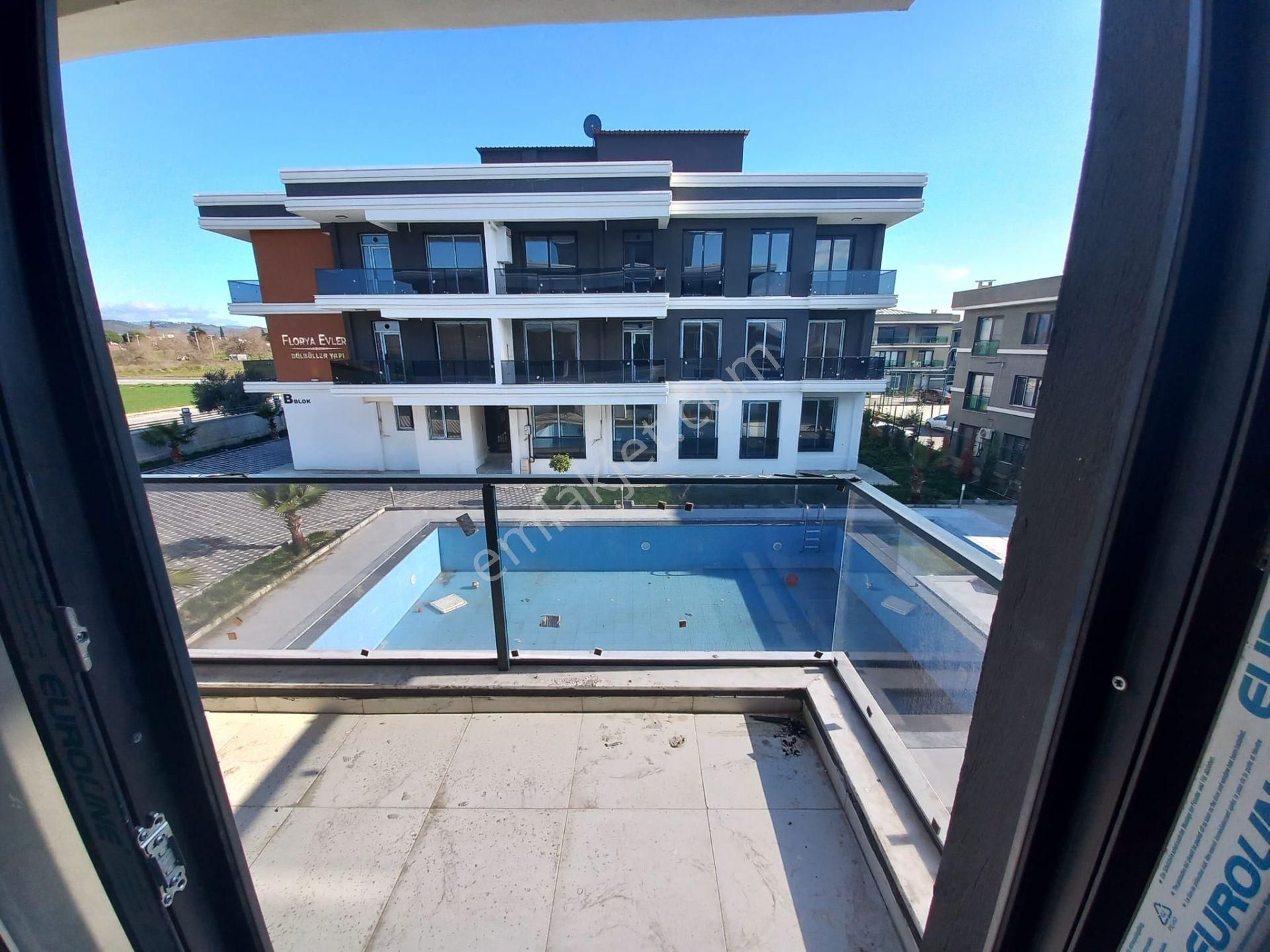 Turpa Lotustan Bahçelievler Florya Sitesinde Satılık Fırsat Daireler - Görsel 12