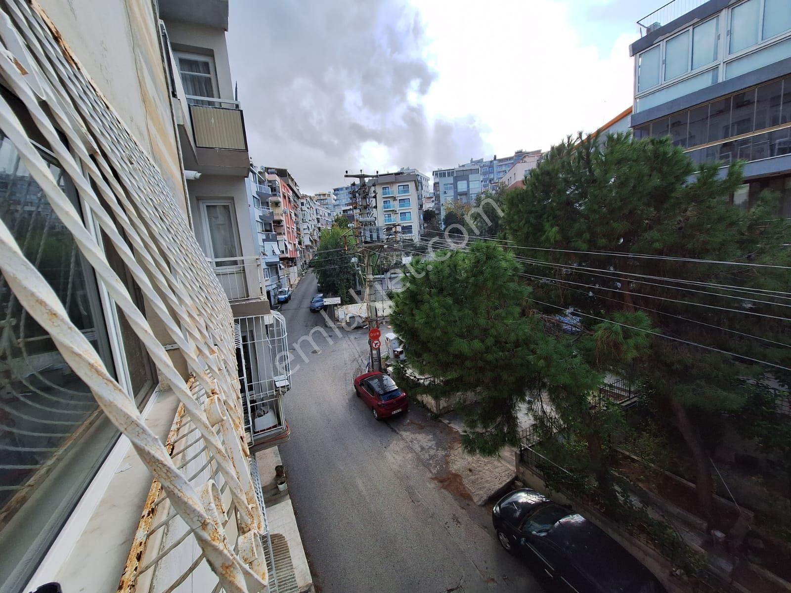 Valivecdi Gönüllisesi Yakını