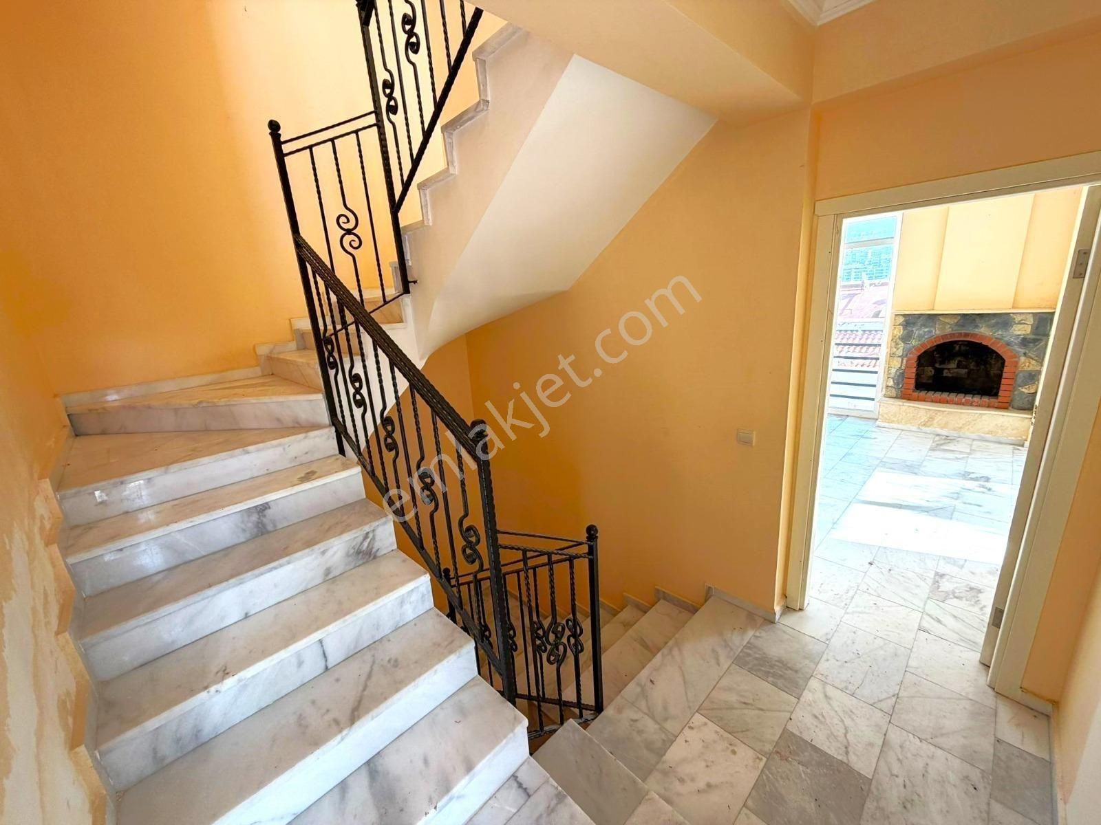 Havuzlu Site 7+2 Şömineli Villa - Görsel 11