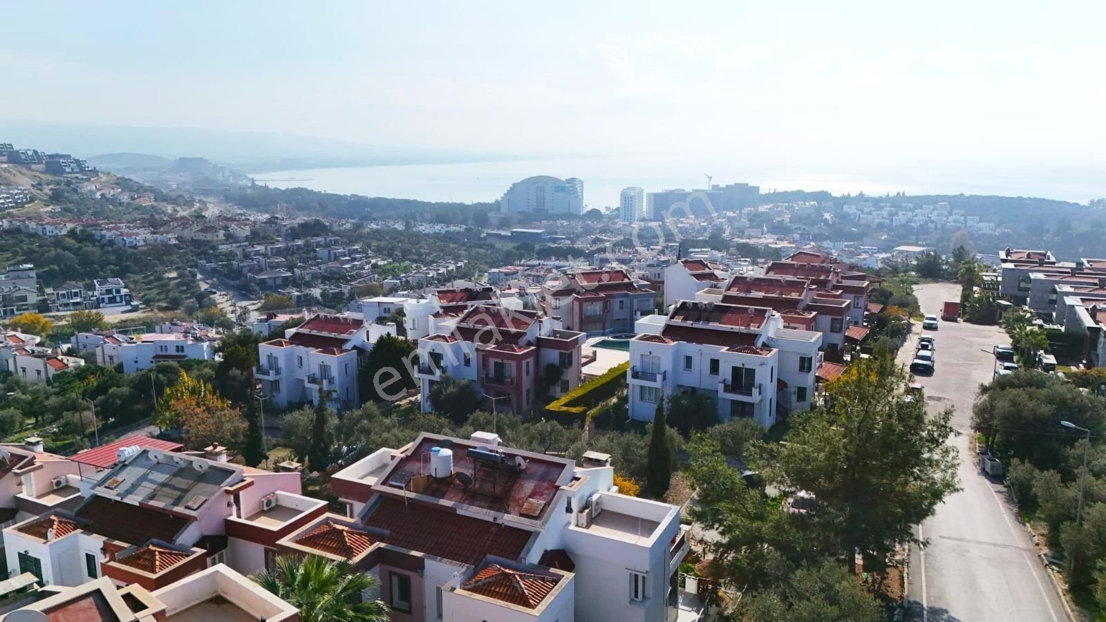 Havuzlu Site 7+2 Şömineli Villa - Görsel 2