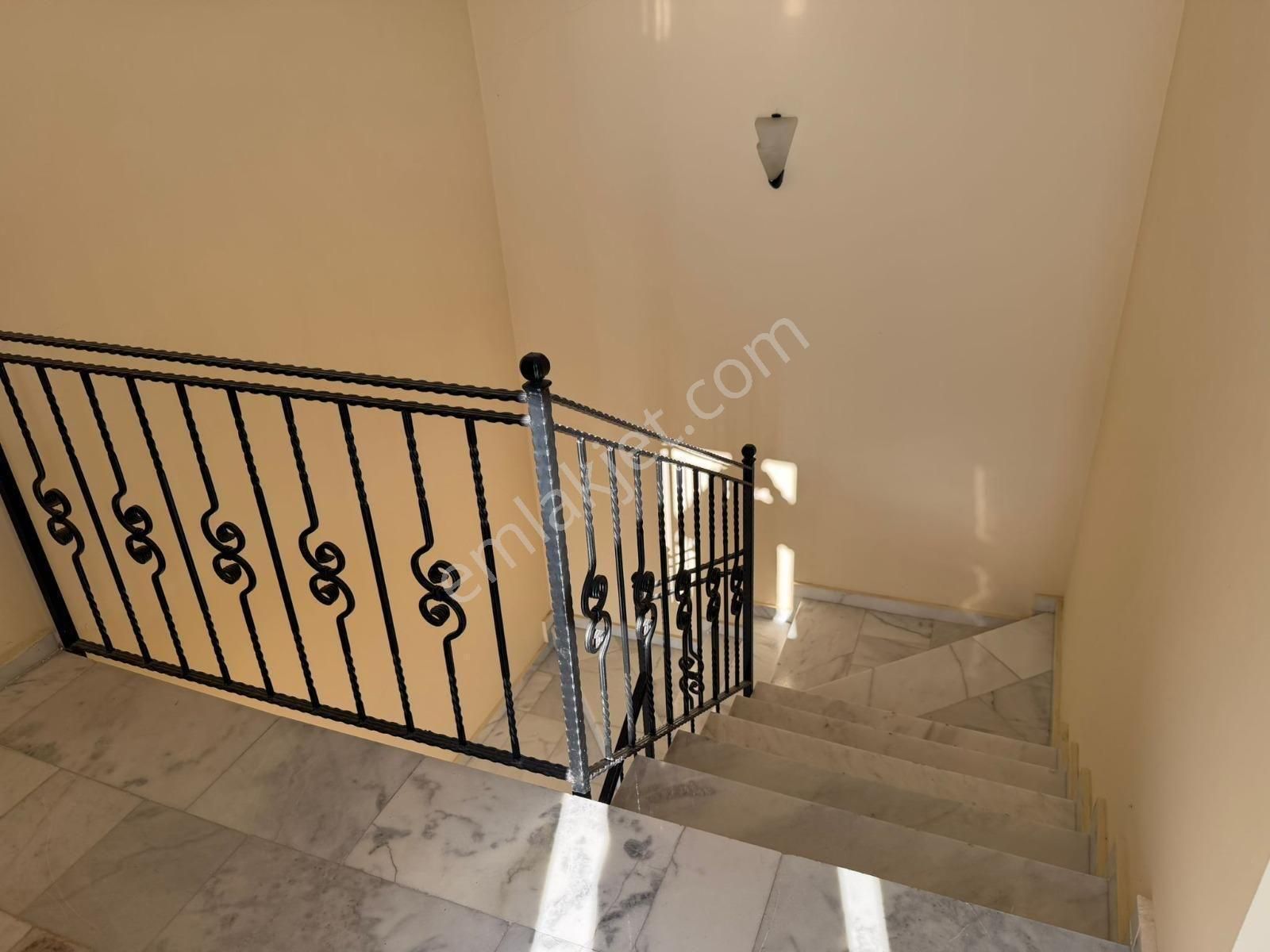 Havuzlu Site 7+2 Şömineli Villa - Görsel 30