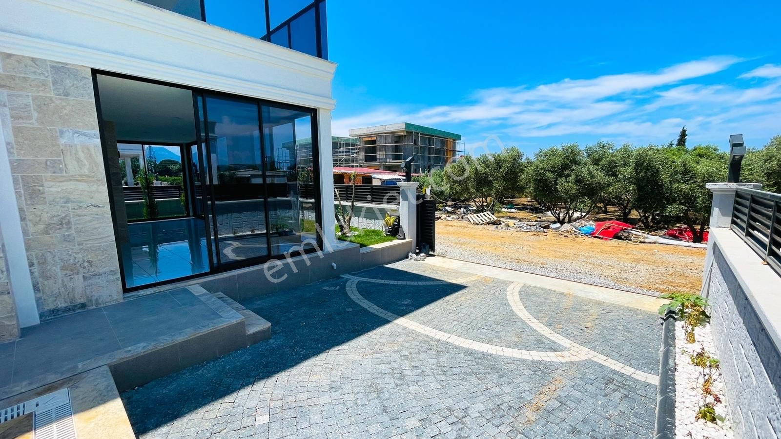 Kuşadası Davutlarda 3+1 Satılık Özel Havuzlu Villa! - Görsel 3