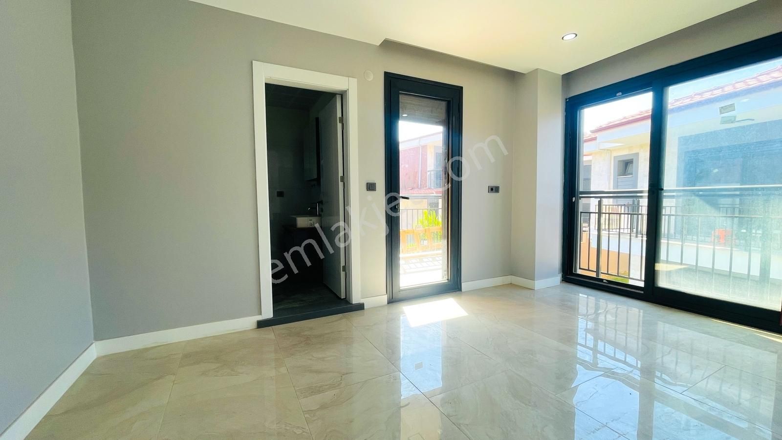 Kuşadası Davutlarda Özel Havuzlu Tek Müstakil Villa - Görsel 12