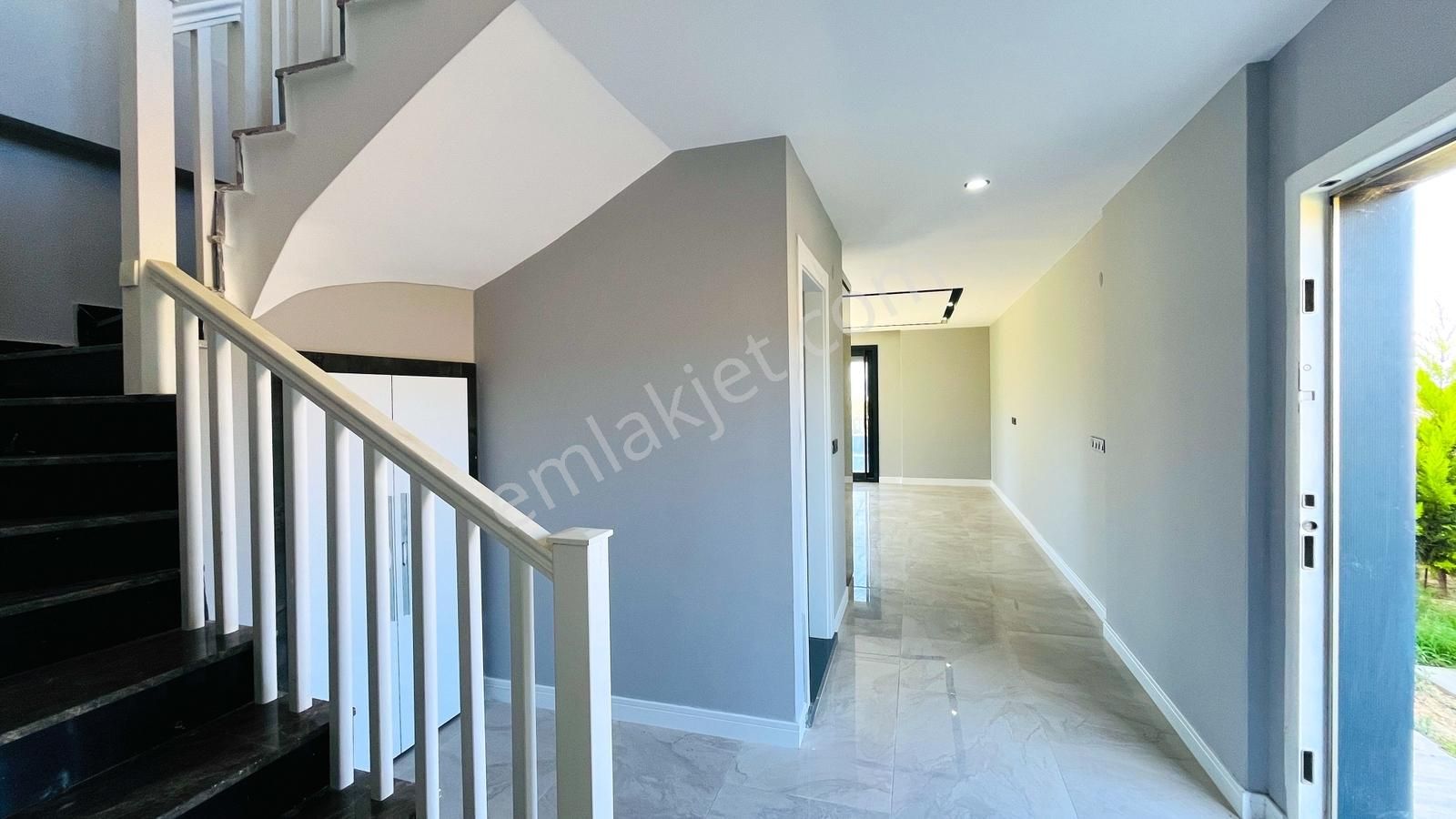 Kuşadası Davutlarda Özel Havuzlu Tek Müstakil Villa - Görsel 11