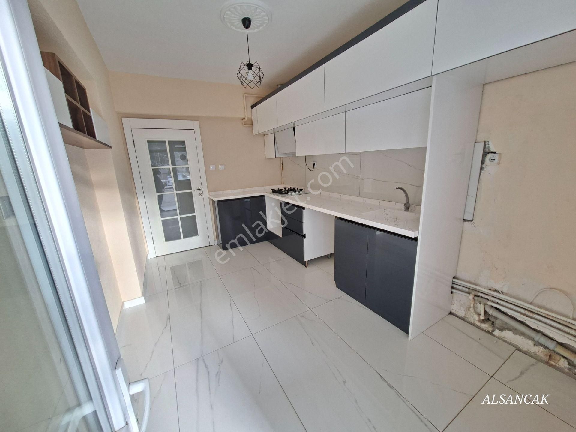 Ahi Mesut Mahallesinde Sitede 3+1 Krediye Uygun Geniş Yapılı Daire 2 Banyolu Kilerli - Görsel 11