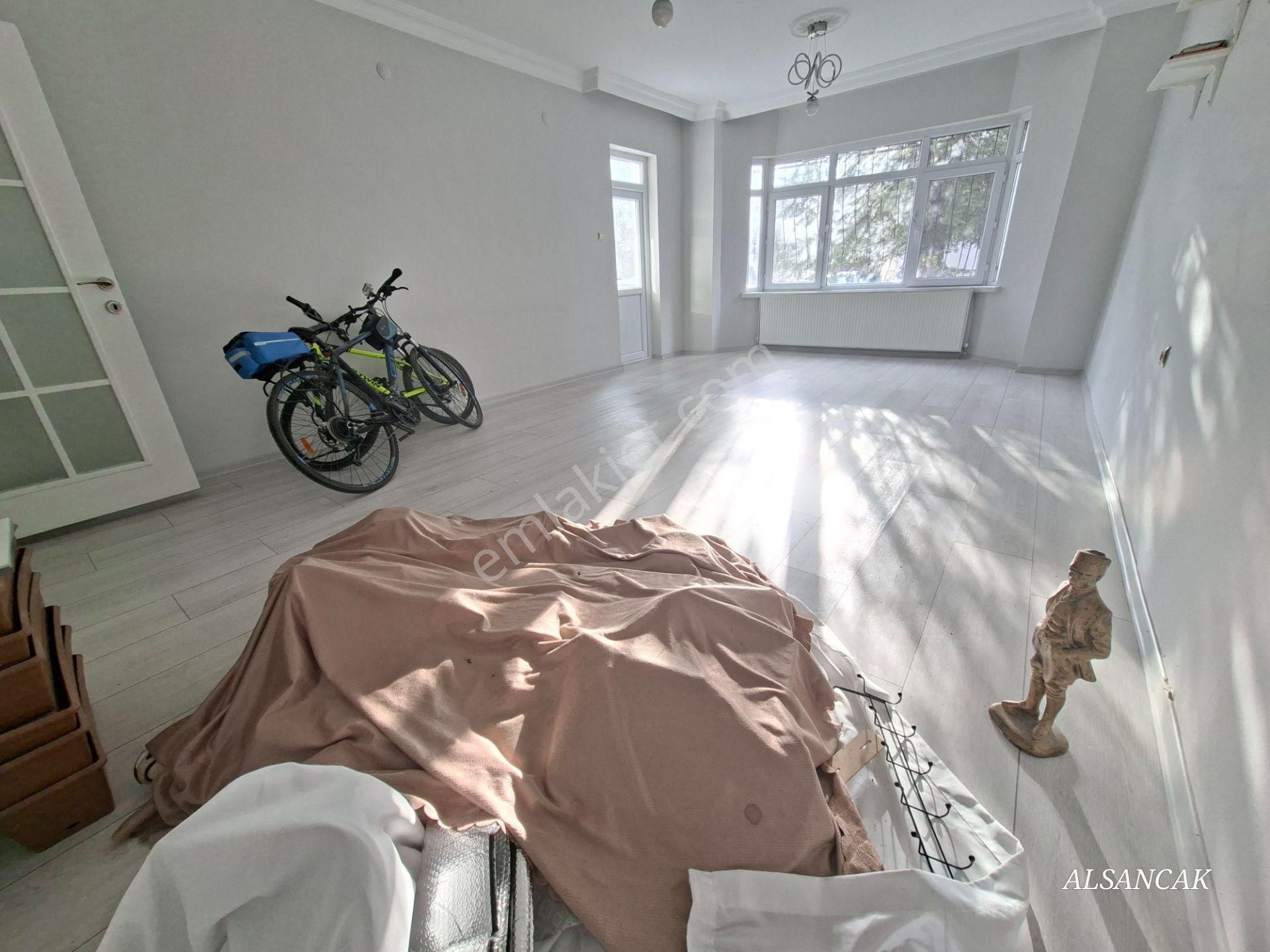 Ahi Mesut Mahallesinde Sitede 3+1 Krediye Uygun Geniş Yapılı Daire 2 Banyolu Kilerli - Görsel 2