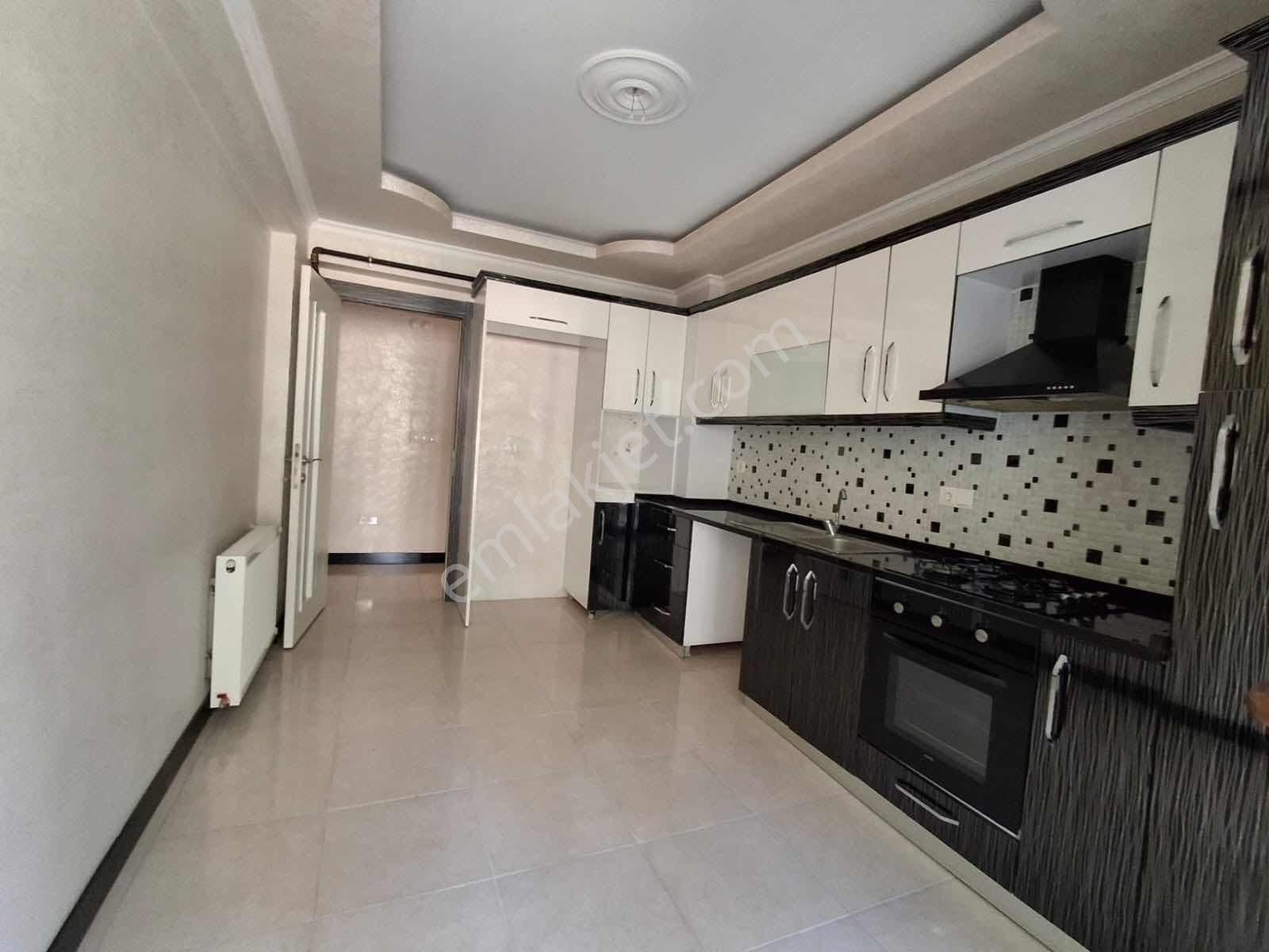 30 Ağustos Mahallesi Merkezi Lokasyonda 3+1 Kiralık Daire - Görsel 15