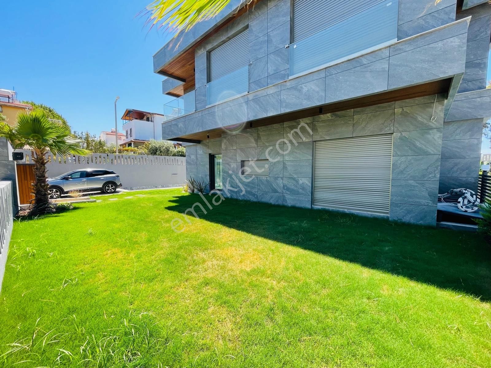 Plaja Sadece 250 Metre Köşe Konum! Satılık Müstakil Lüks Villa - Görsel 17