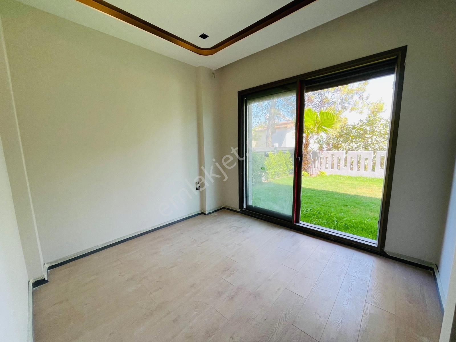 Plaja Sadece 250 Metre Köşe Konum! Satılık Müstakil Lüks Villa - Görsel 29