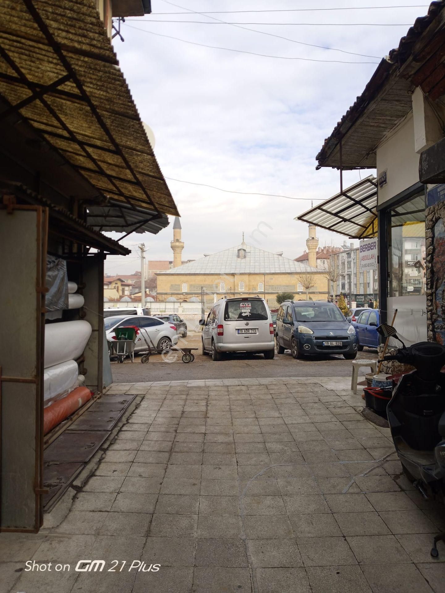 Saat Kulesi Yanı Arastada Kiralık Dükkan - Görsel 10