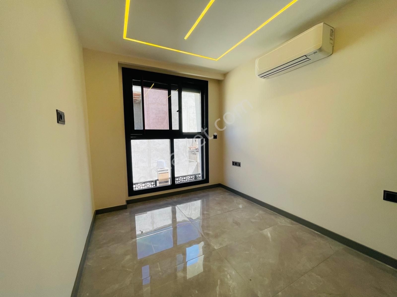 Geceyi Aydınlatan Satılık Villa - Görsel 26