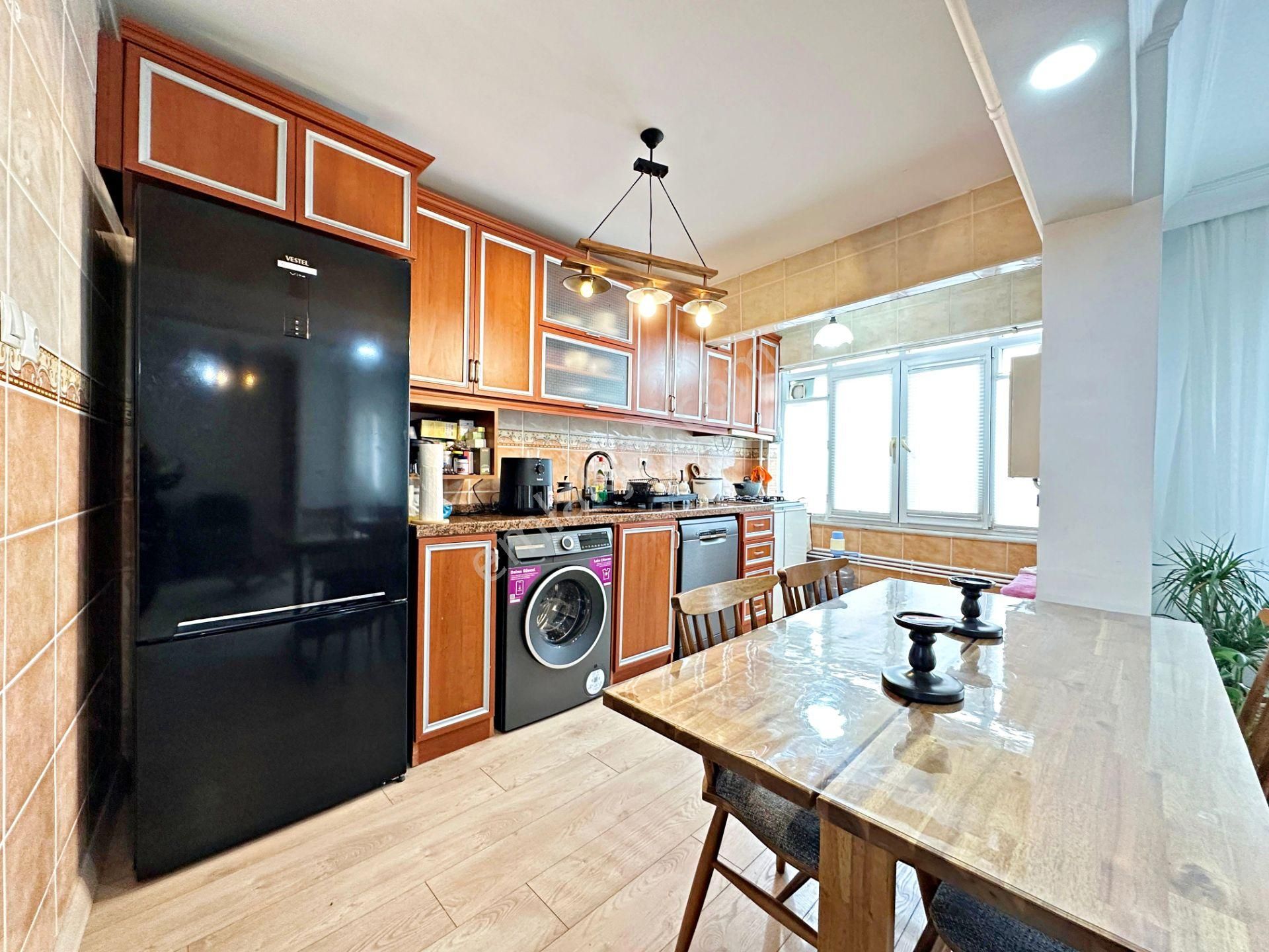 Marcity'den Ulubatlı,çamlık Arası Asansörlü 3+1 Geniş Daire