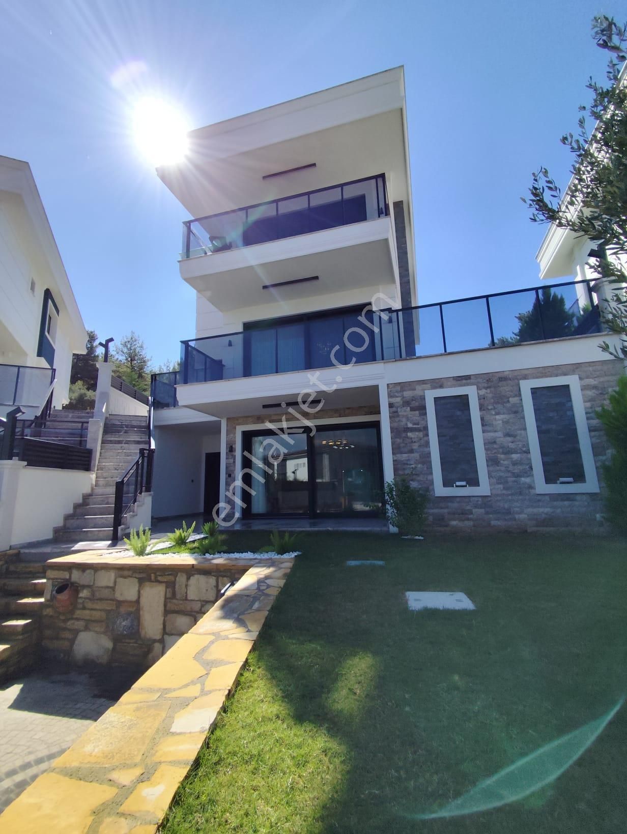 Davutlar'da Özel Havuzlu Müstakil Akıllı Villa - Görsel 4