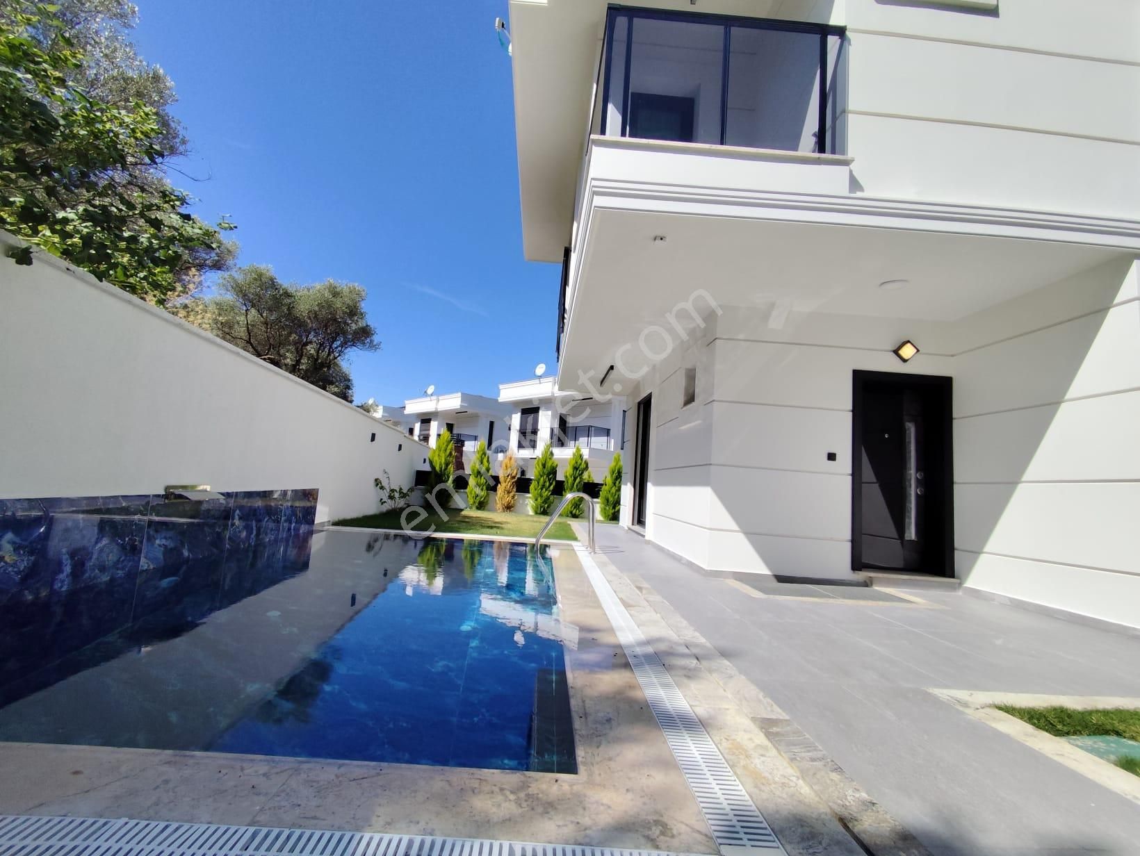 Davutlar'da Özel Havuzlu Müstakil Akıllı Villa - Görsel 3