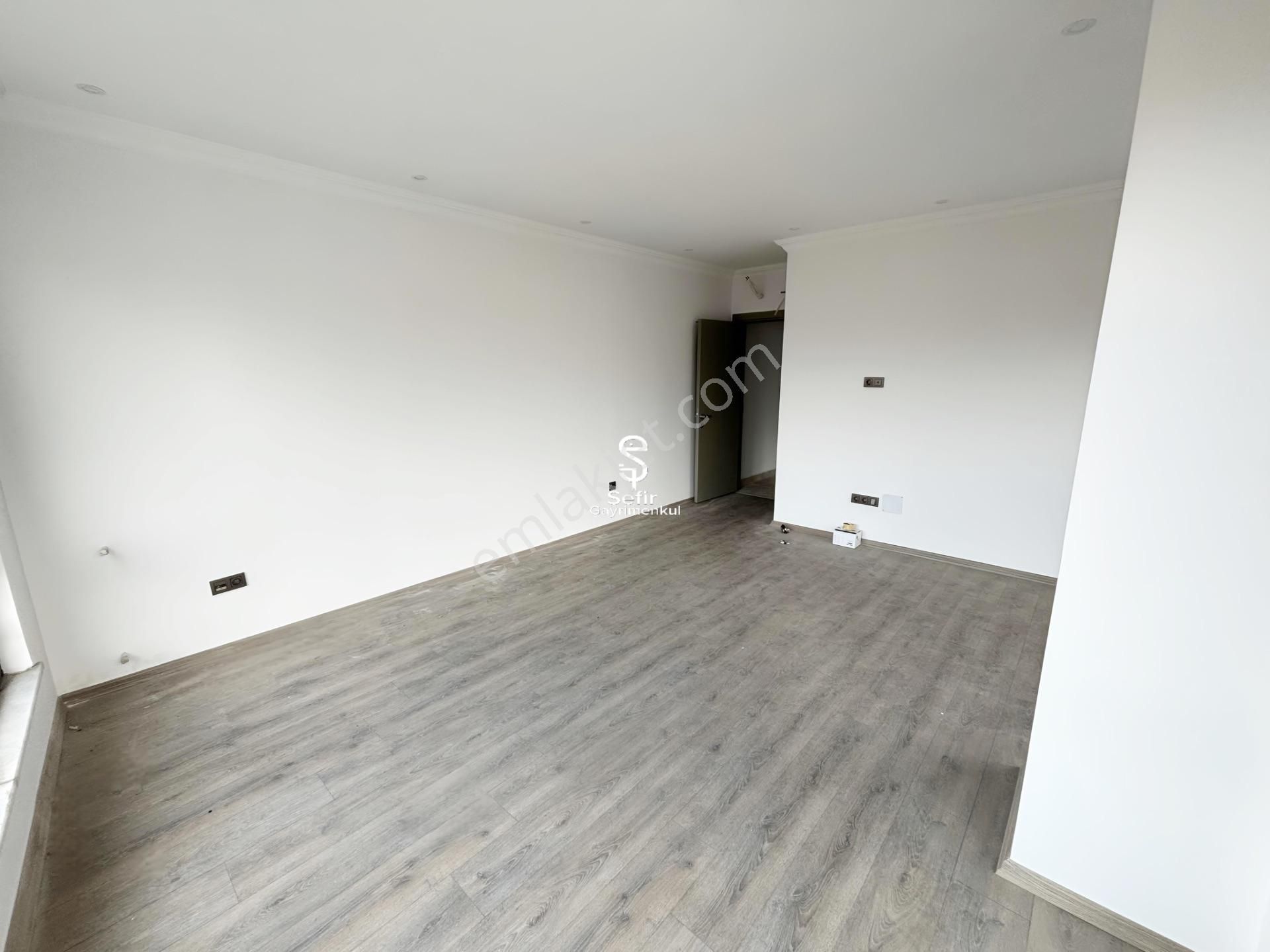 Alanya Merkez'de Kiralık 2+1 Ayrı Mutfak Geniş Ofis - Görsel 3