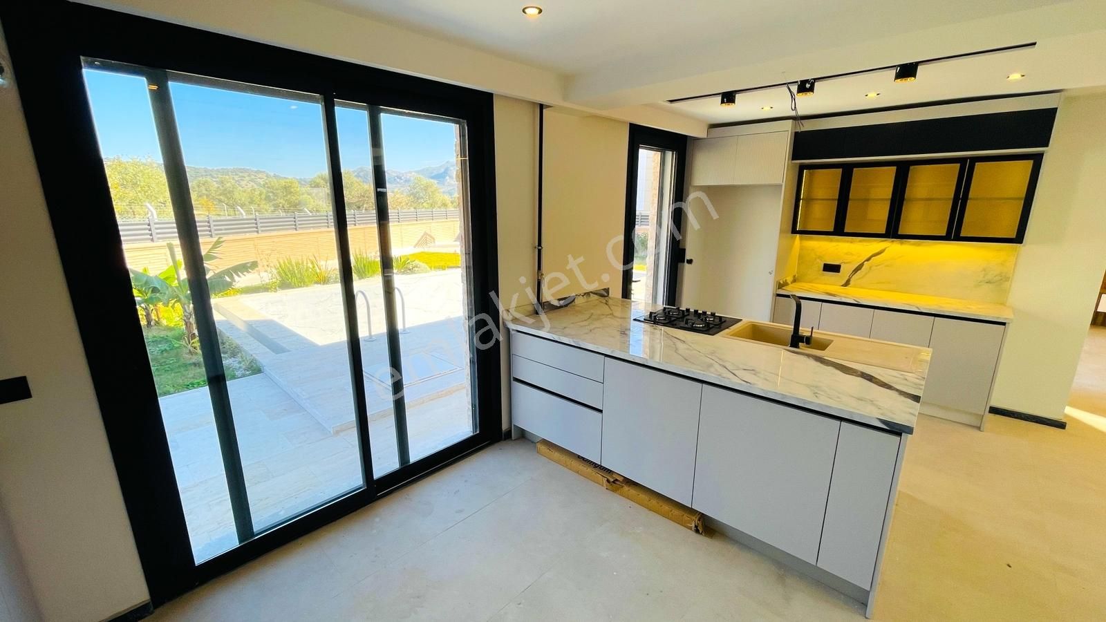 Böylesi Zor Bulunur | Yavansuda 572 M² Arsa, Özel Havuzlu Villa - Görsel 35