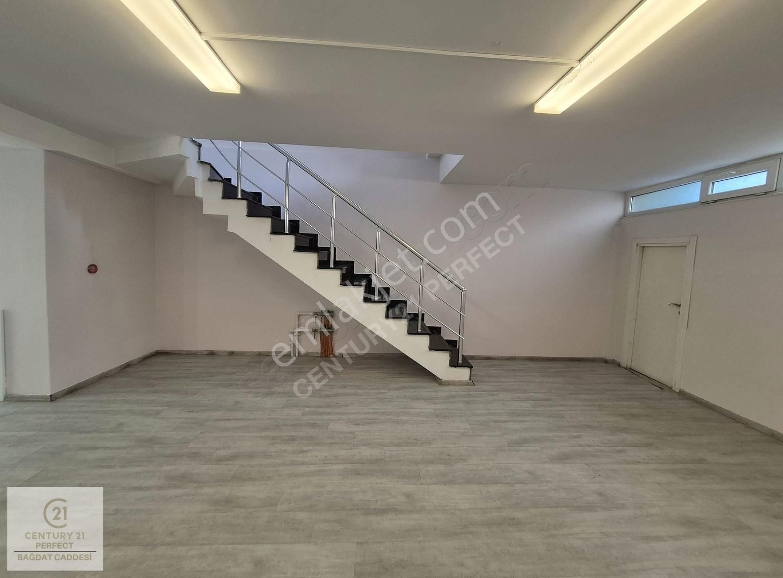 Koşuyolu Cadde Üzeri, Boş Net 400 M2 Komple Bina Tekliflere Açık - Görsel 27
