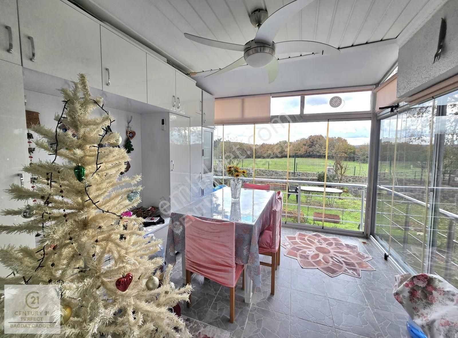 Site İçerisinde Doğa Manzaralı Havuzlu Bahçeli Bakımlı Villa - Görsel 29