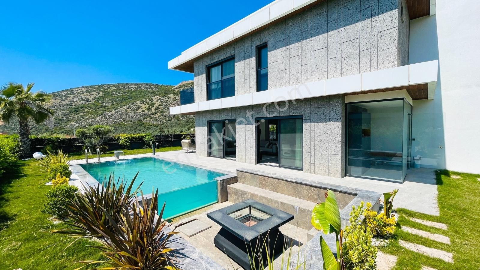 Kuşadası'nda Bu Fiyata Villa Kalmaz! 4+1 Özel Havuzlu - Görsel 16