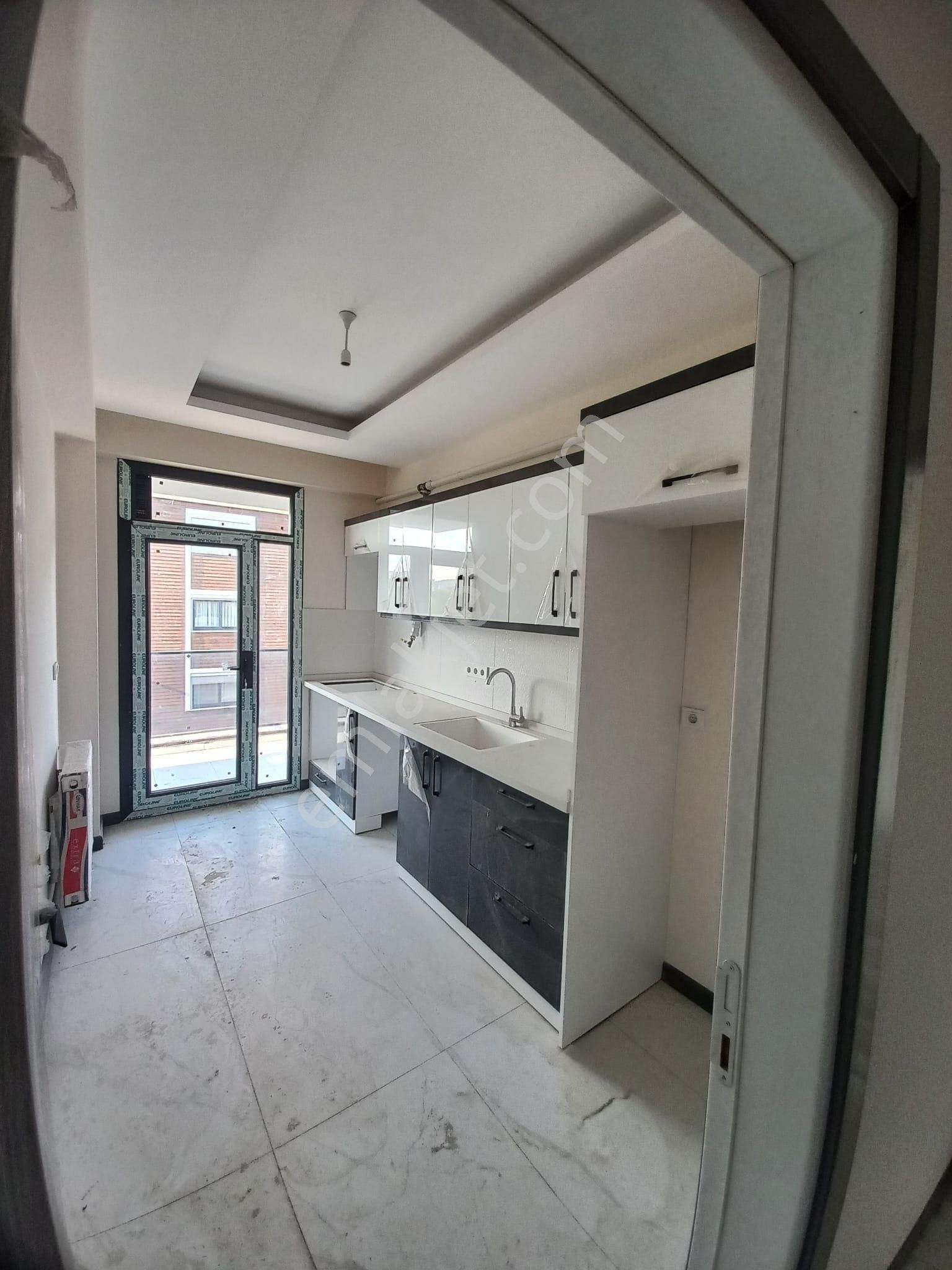 Turpa Lotustan Bahçelievler Florya Sitesinde Satılık Fırsat Daireler - Görsel 3