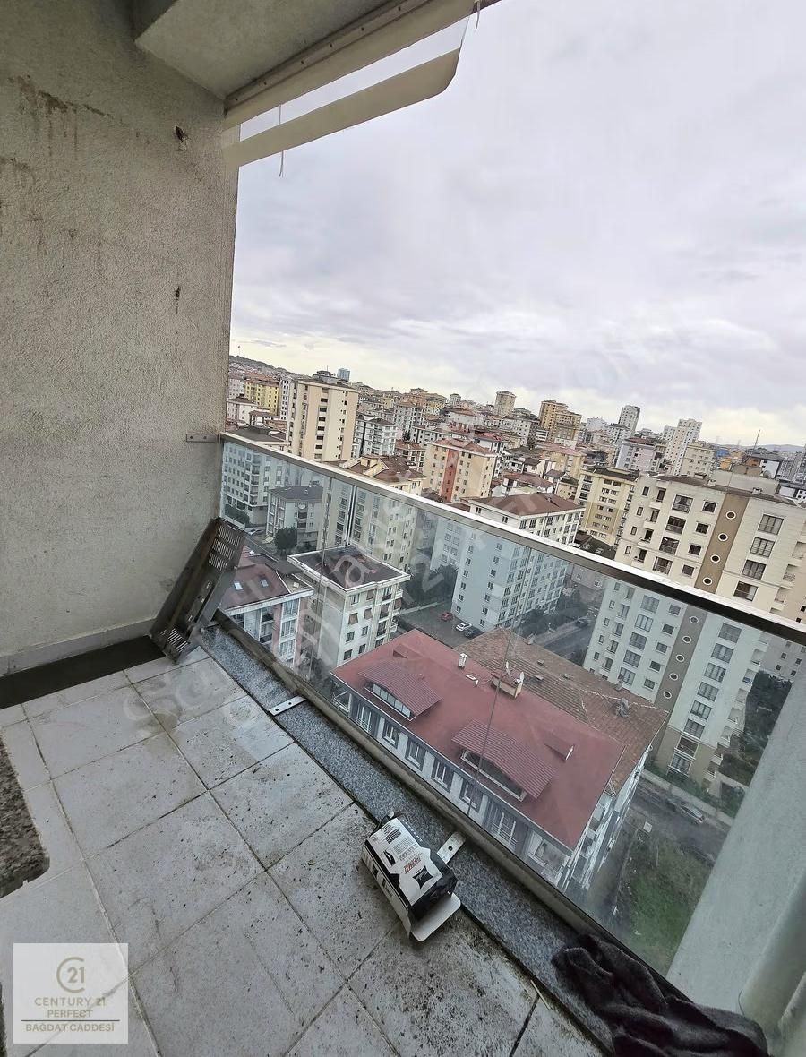 Şerifali Bölgesinde Yüksek Katta Manzaralı 2+1 Balkonlu Daire - Görsel 6