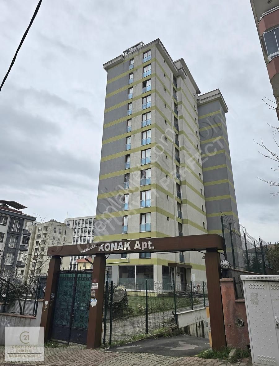 Şerifali Bölgesinde Yüksek Katta Manzaralı 2+1 Balkonlu Daire