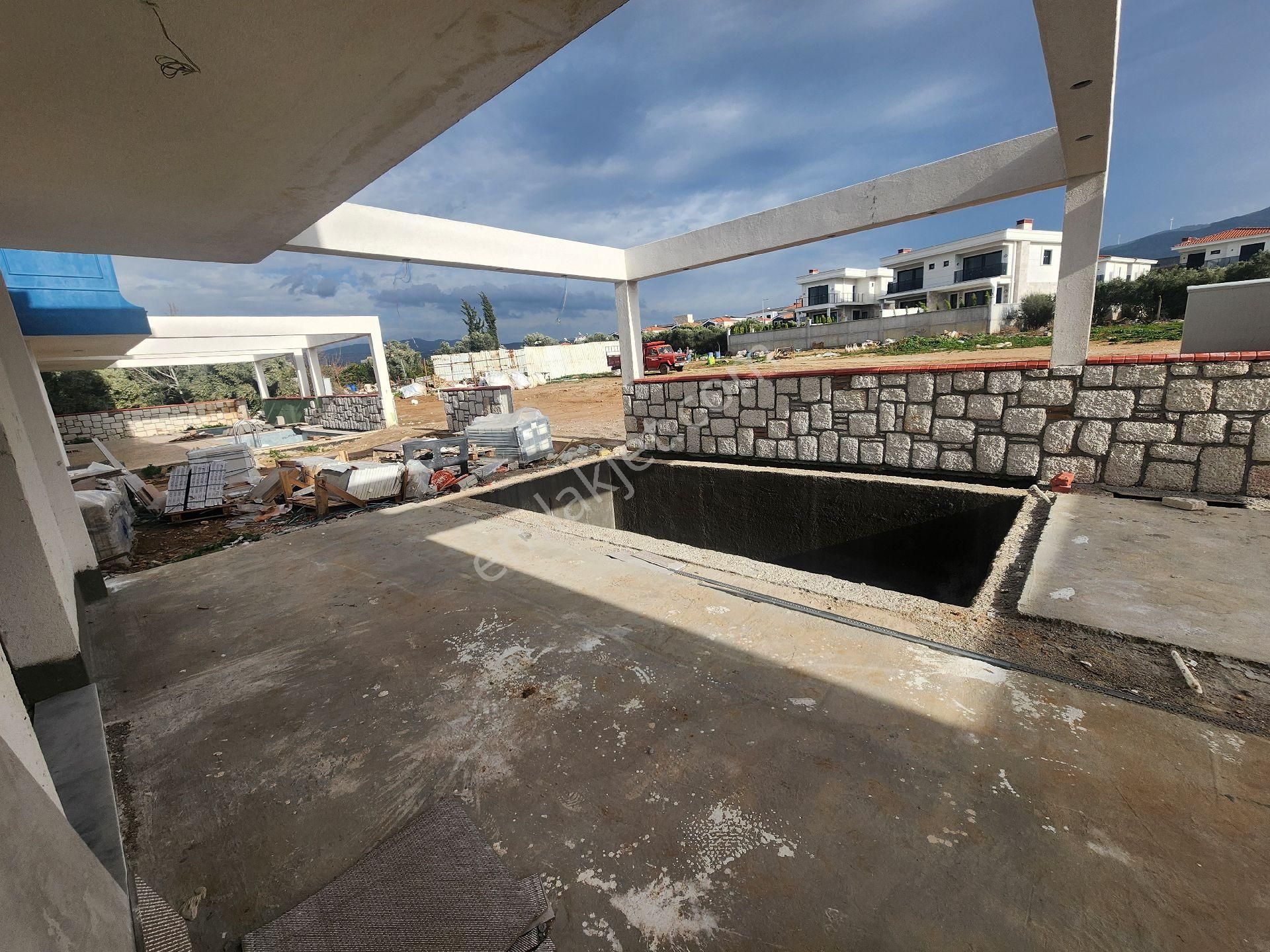 Davutlar Satılık Yolun Altı Havuzlu Villalar - Görsel 8