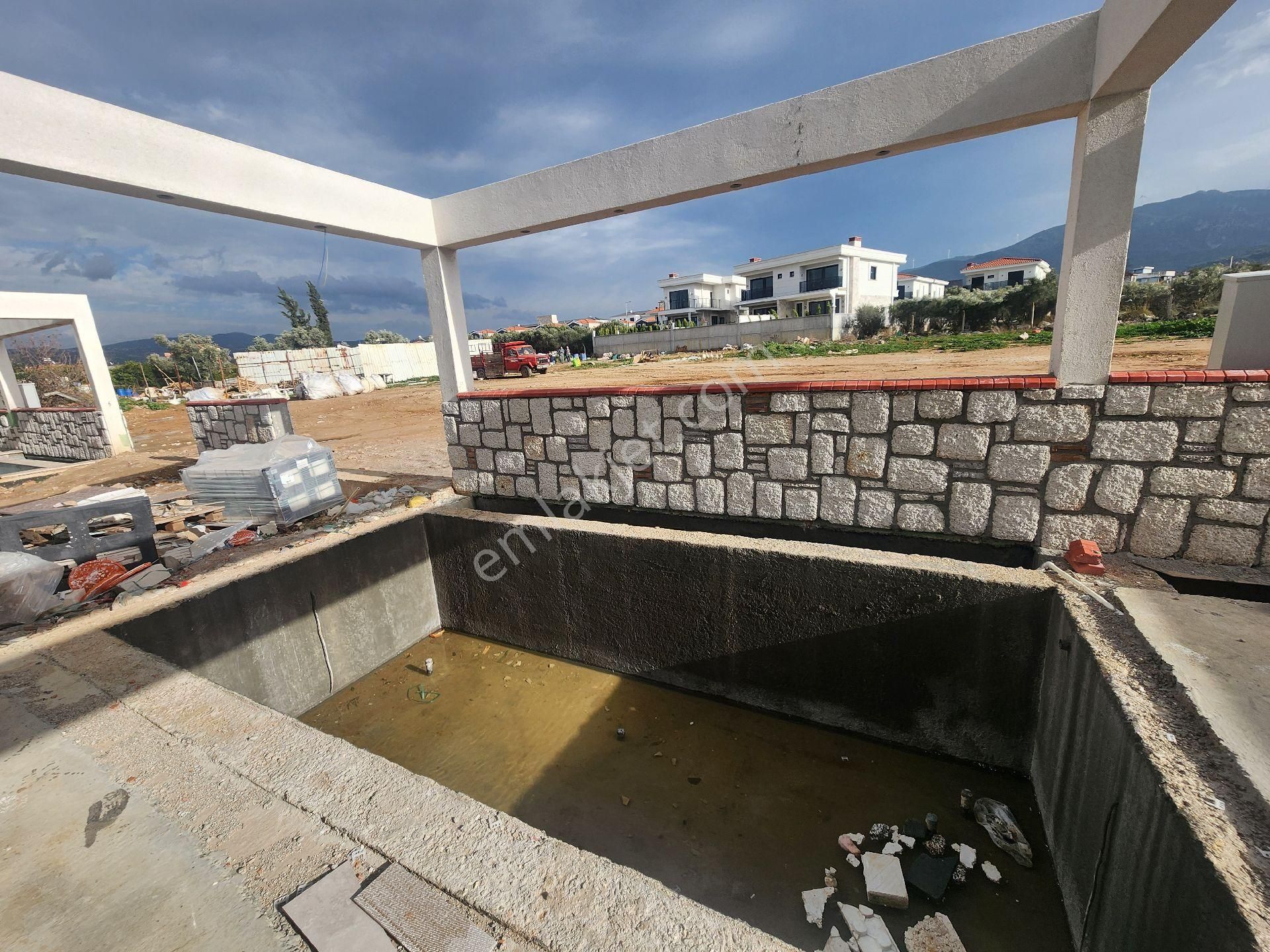 Davutlar Satılık Yolun Altı Havuzlu Villalar - Görsel 7