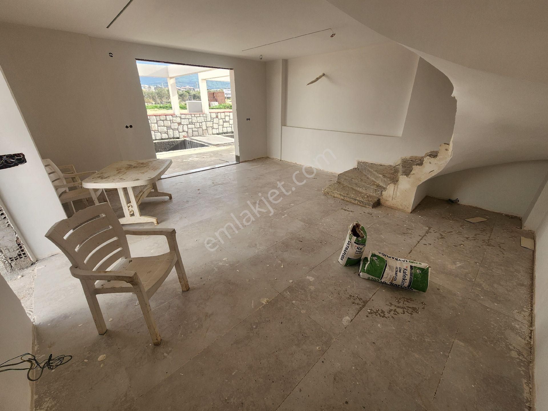 Davutlar Satılık Yolun Altı Havuzlu Villalar - Görsel 12