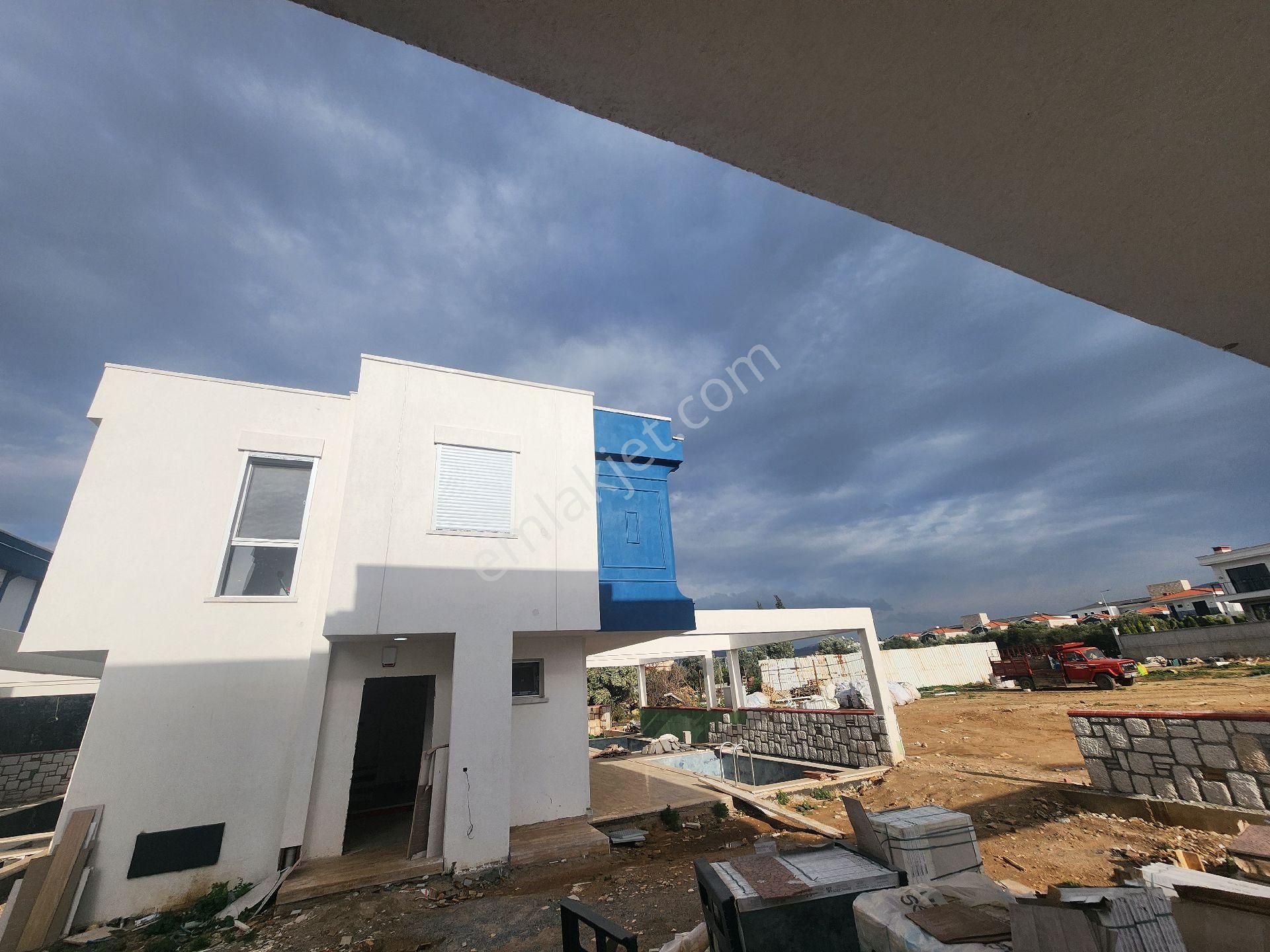 Davutlar Satılık Yolun Altı Havuzlu Villalar - Görsel 9