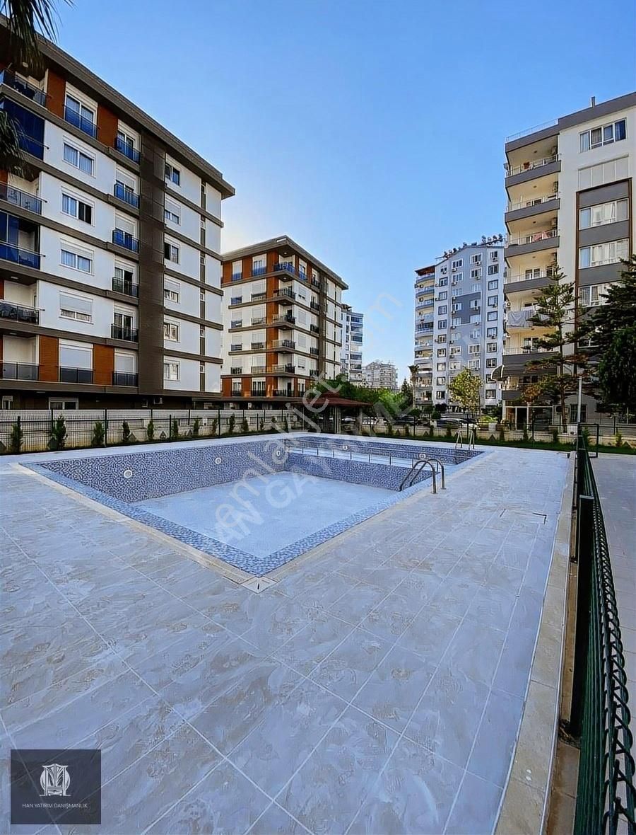 Super Lokasyonda Uncalıda Giriş Kat 1+1 Eşyalı Havuzlu Site..
