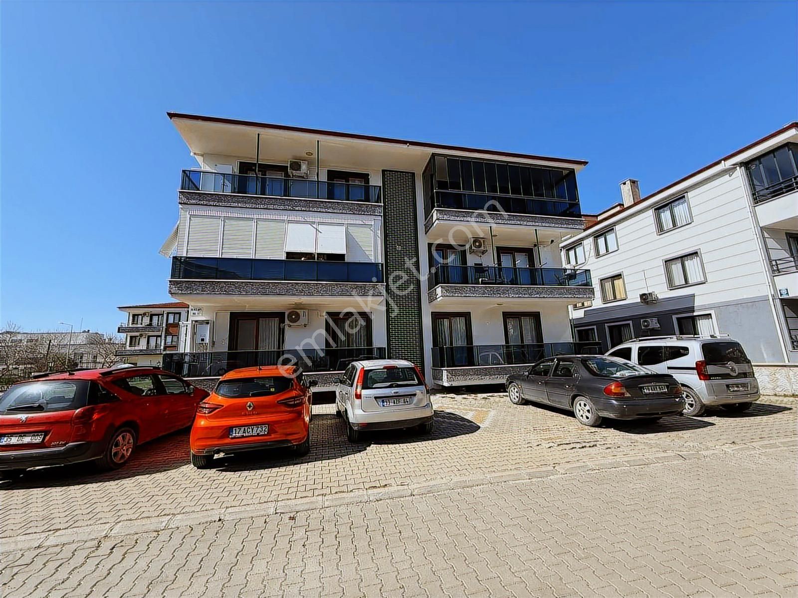 Gömeç Kemalpaşa Okul Ve Hastane Bölgesinde Satılık Daire
