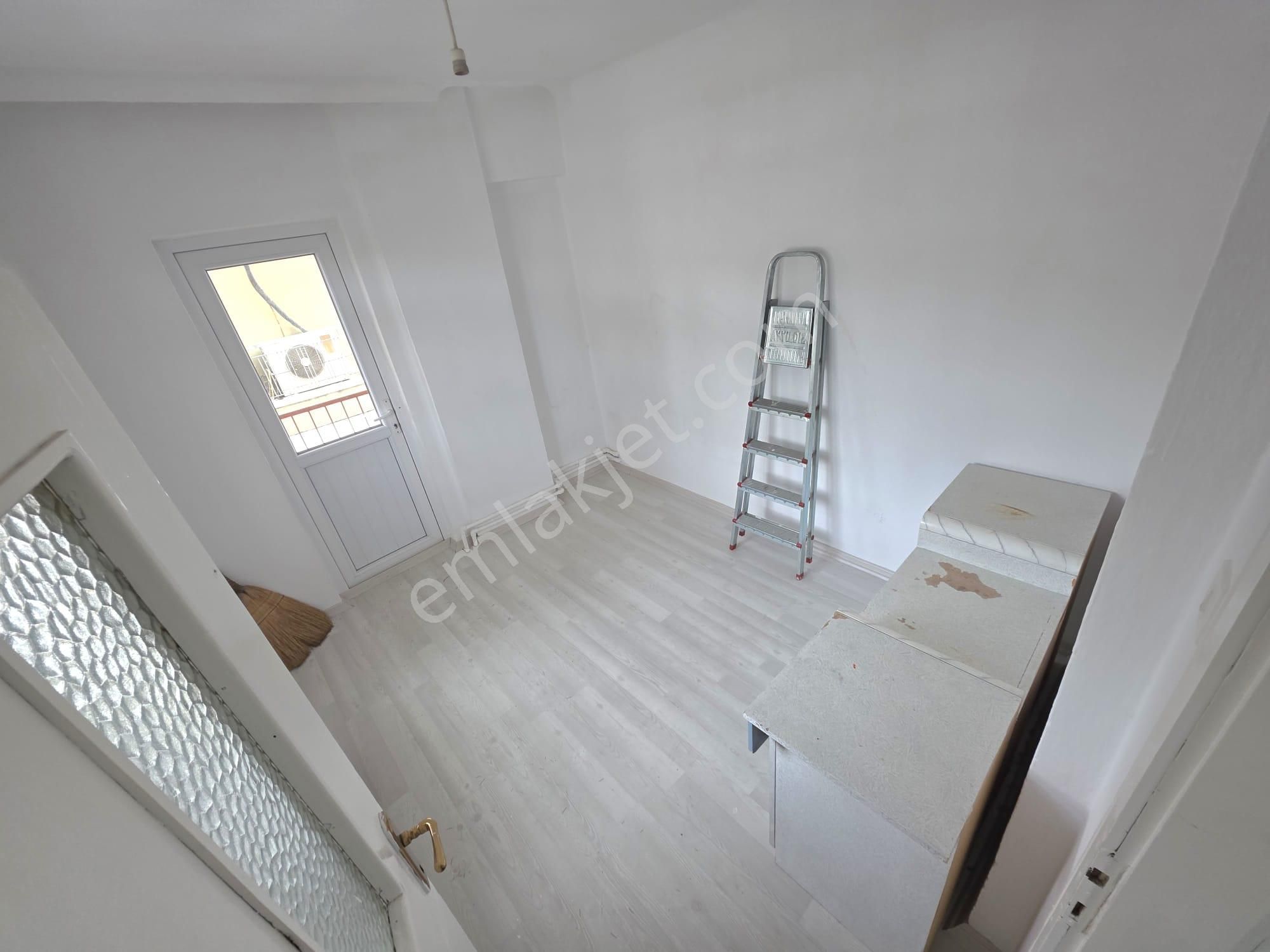 İnce Emlak! Tan Büyük Kayaş' Ta Tren İstasyon Dibi Ara Kat Güney Cephe 3+1 Daire - Görsel 15