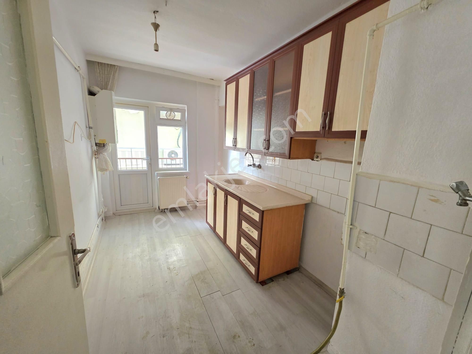 İnce Emlak! Tan Büyük Kayaş' Ta Tren İstasyon Dibi Ara Kat Güney Cephe 3+1 Daire - Görsel 7