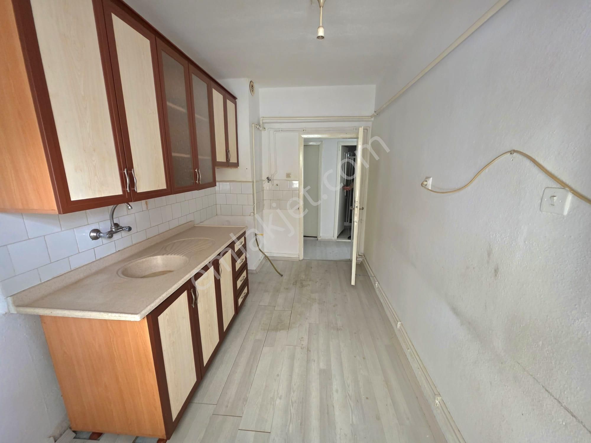 İnce Emlak! Tan Büyük Kayaş' Ta Tren İstasyon Dibi Ara Kat Güney Cephe 3+1 Daire