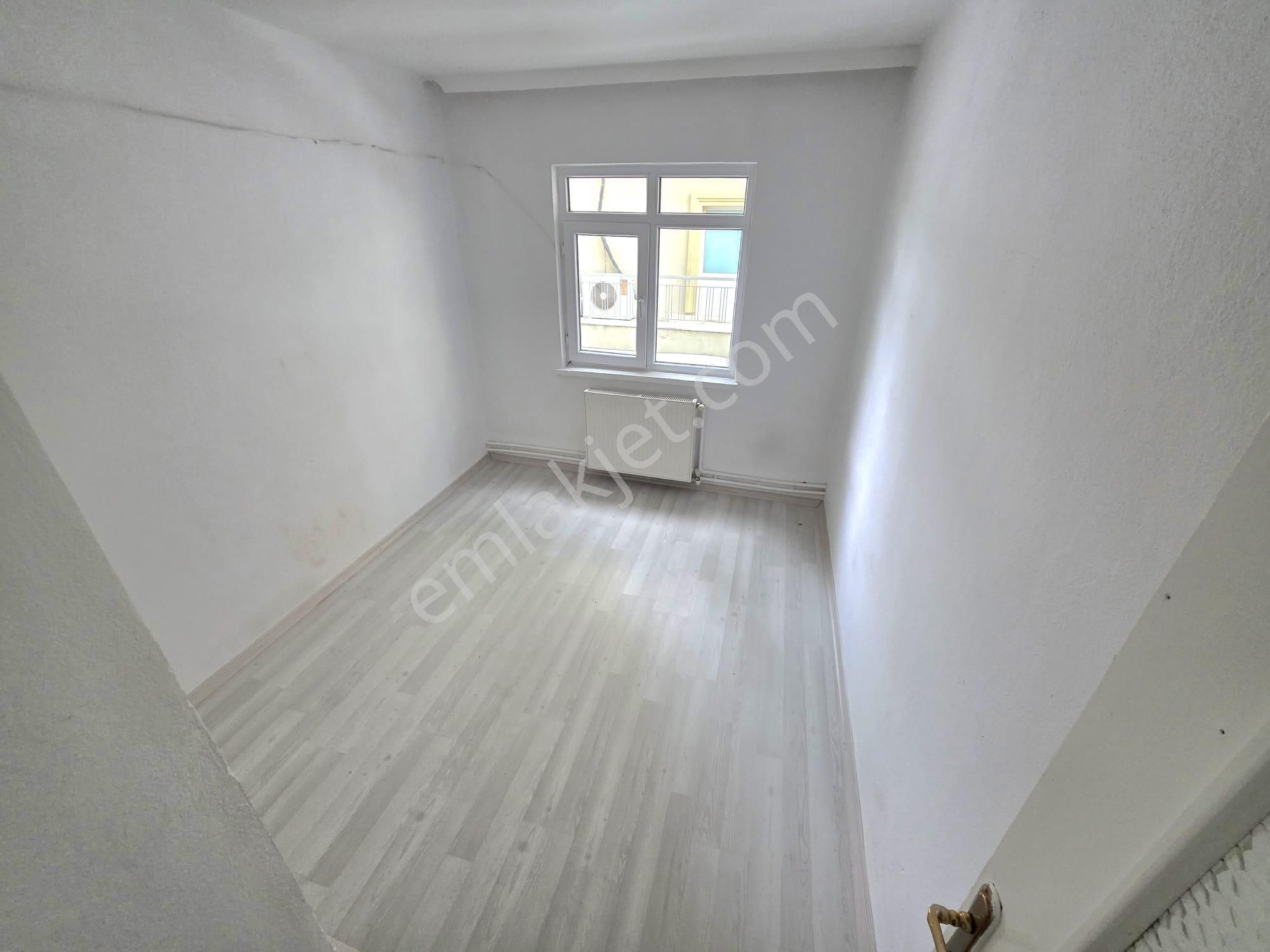 İnce Emlak! Tan Büyük Kayaş' Ta Tren İstasyon Dibi Ara Kat Güney Cephe 3+1 Daire - Görsel 11