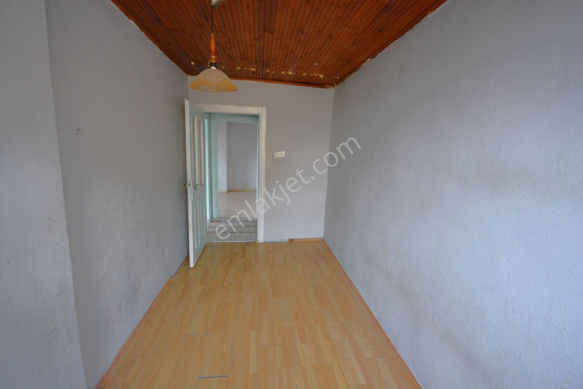 Satılık 85 M² Çok Uygun Fiyata!! 2+1 Toprak Hisseli Çatı Katı Daire - Görsel 15