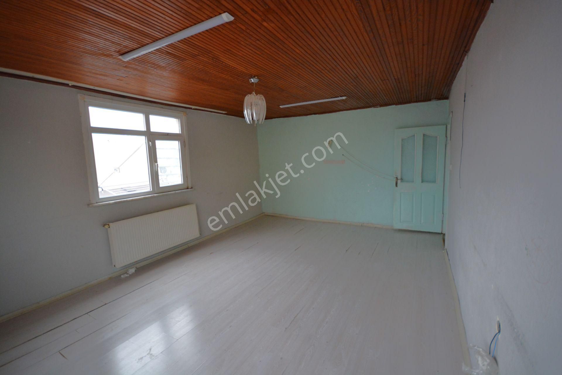 Satılık 85 M² Çok Uygun Fiyata!! 2+1 Toprak Hisseli Çatı Katı Daire - Görsel 2