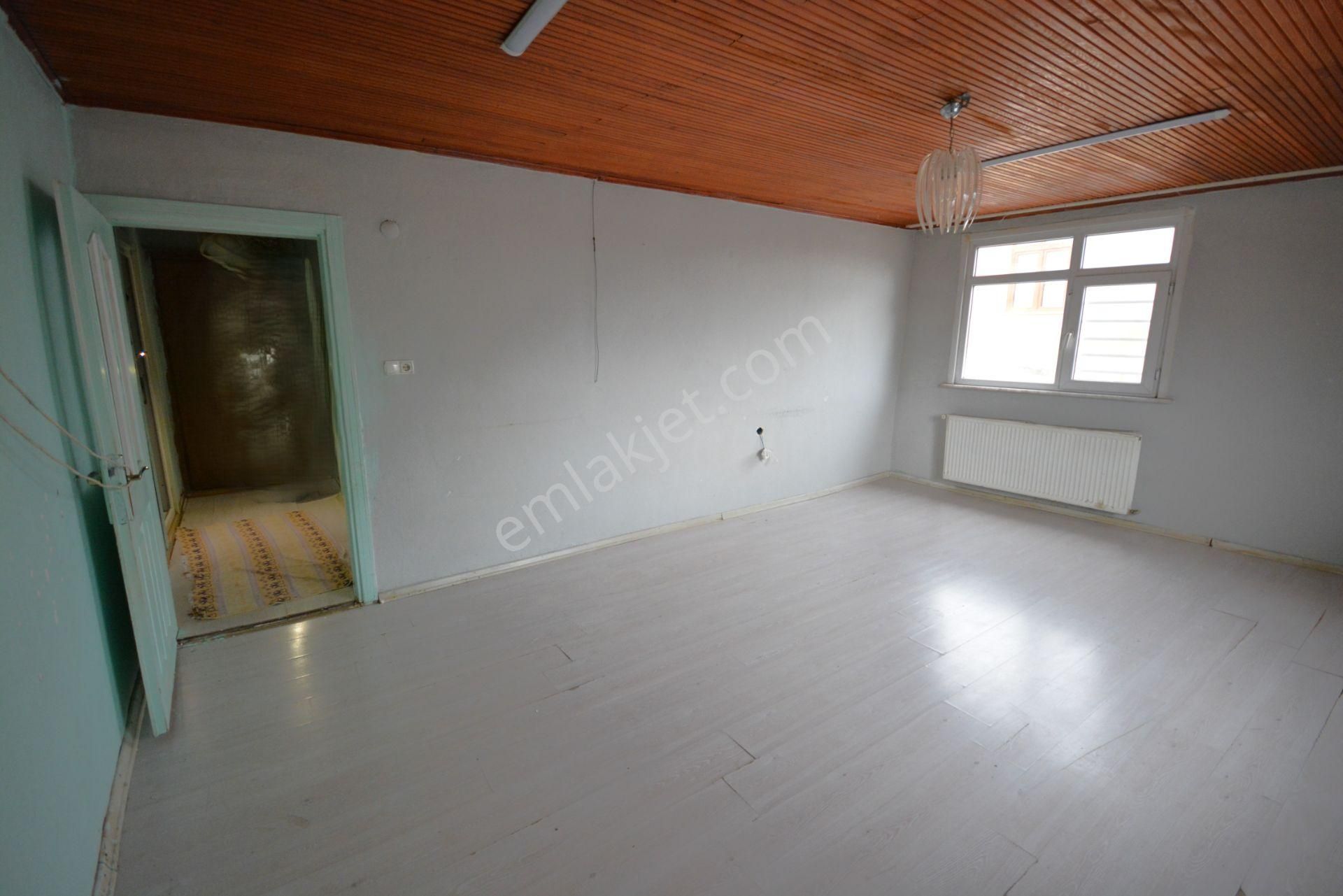 Satılık 85 M² Çok Uygun Fiyata!! 2+1 Toprak Hisseli Çatı Katı Daire - Görsel 4