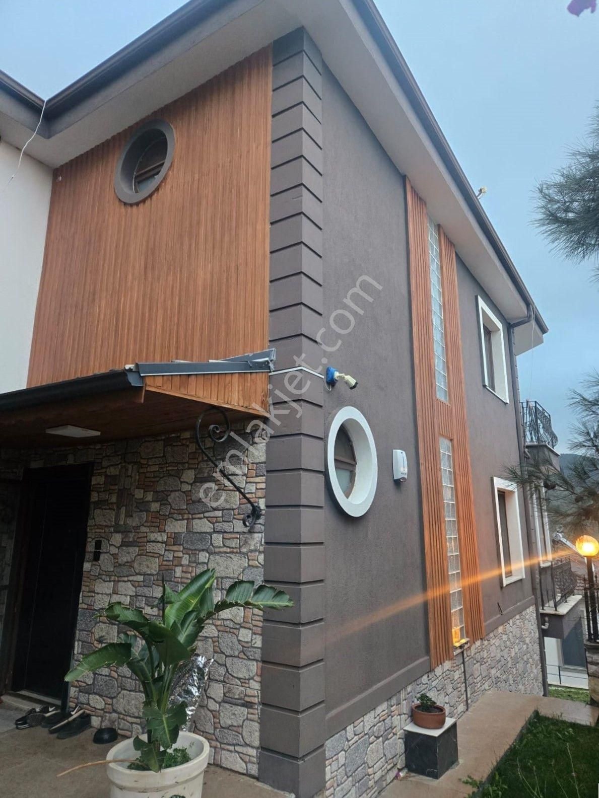 Kardeş'ten Güre'de Havuzlu Bahçeli Süper Lüks Tam Müstakil 5+2 Villa - Görsel 5