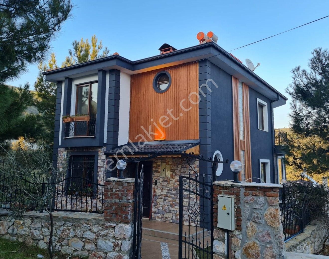 Kardeş'ten Güre'de Havuzlu Bahçeli Süper Lüks Tam Müstakil 5+2 Villa - Görsel 3