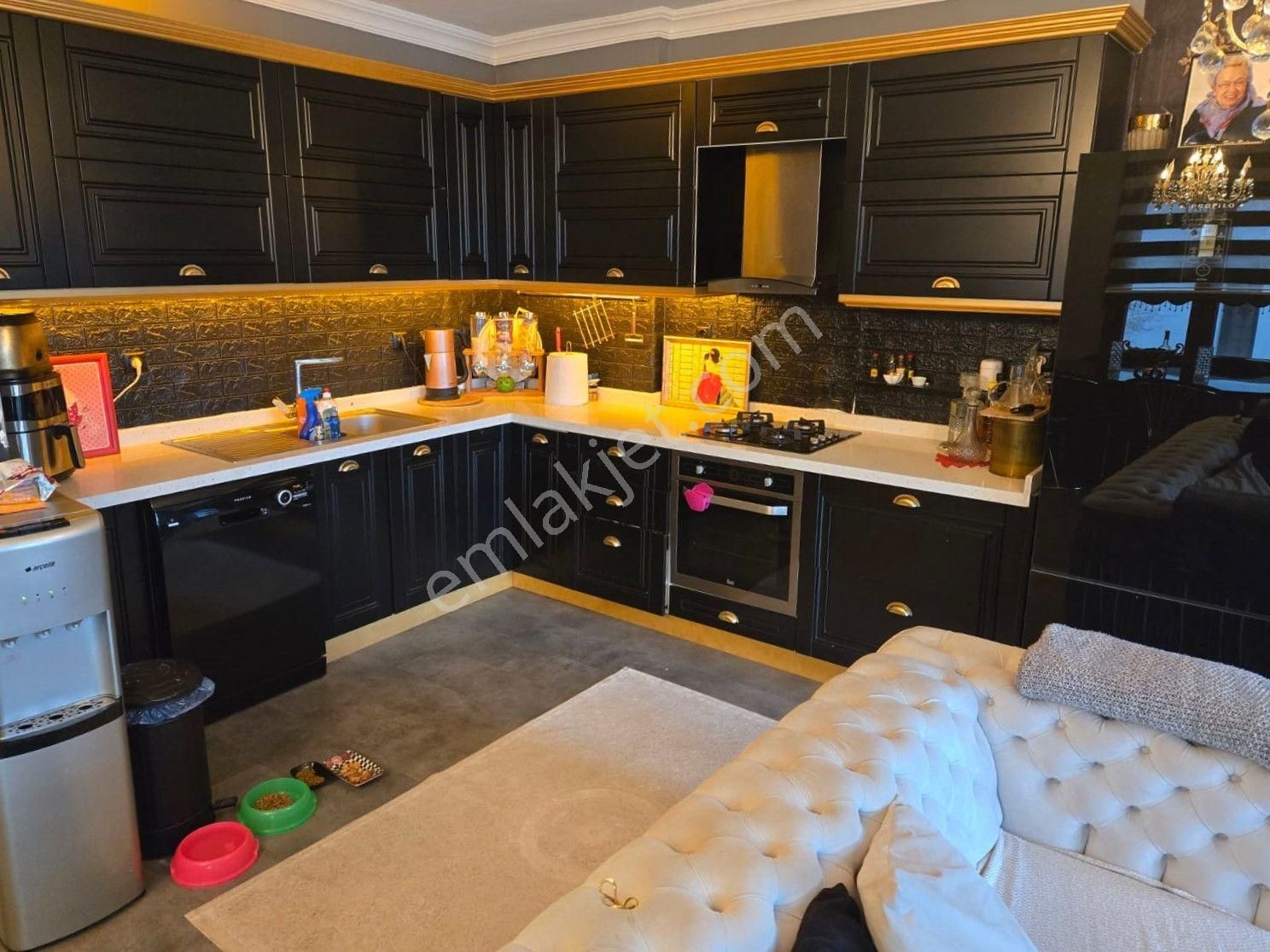 Kardeş'ten Güre'de Havuzlu Bahçeli Süper Lüks Tam Müstakil 5+2 Villa - Görsel 12