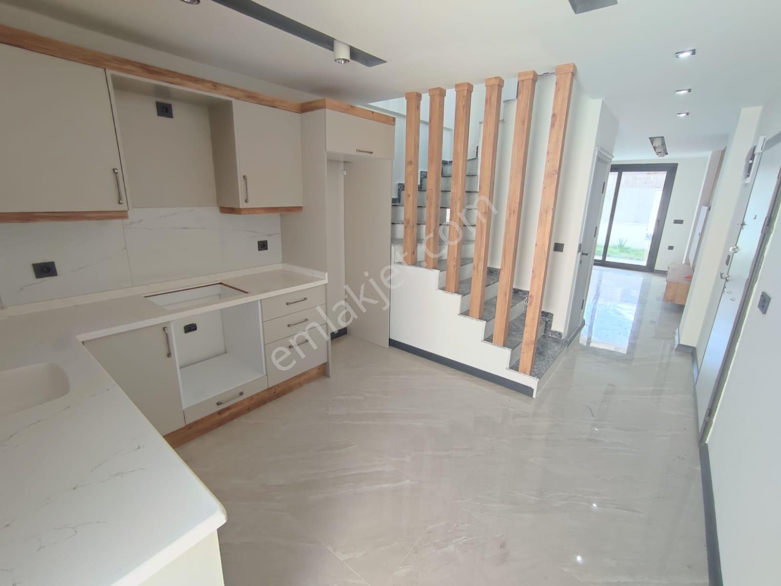 Didim Hisar Mahallesinde Bitişik Nizam 2+1 Modern Villa - Görsel 2