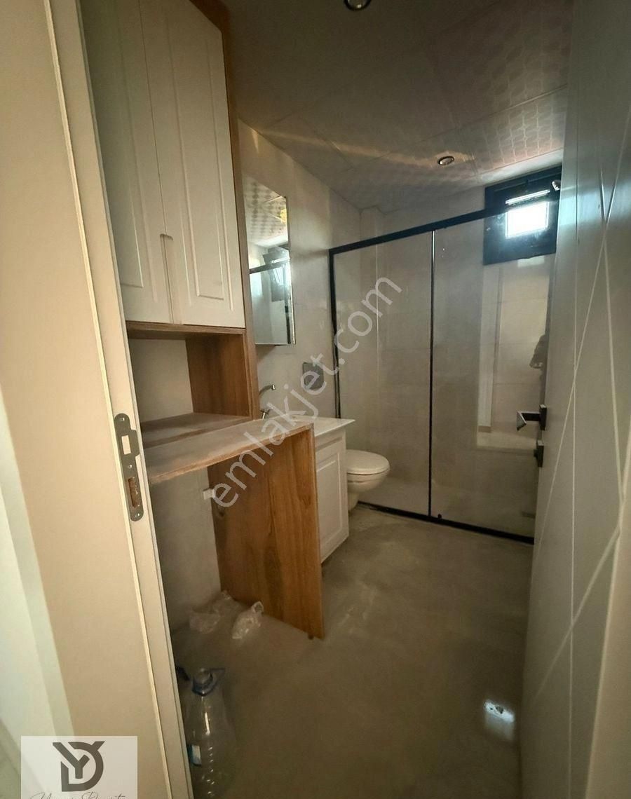 Karşıyaka Da Geniş Satılık Daire - Görsel 12