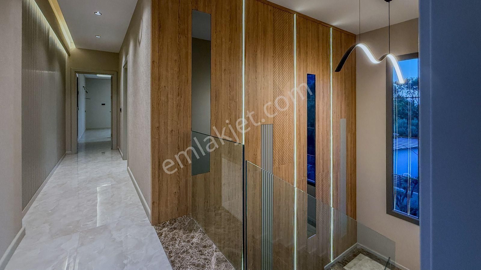 Özel Havuzlu Ve Geniş Bahçeli Tek Müstakil Villa - Görsel 17