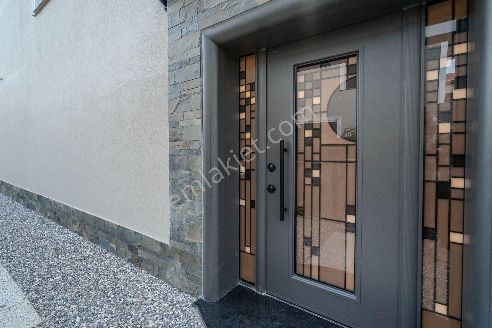 Özel Havuzlu Ve Geniş Bahçeli Tek Müstakil Villa - Görsel 12